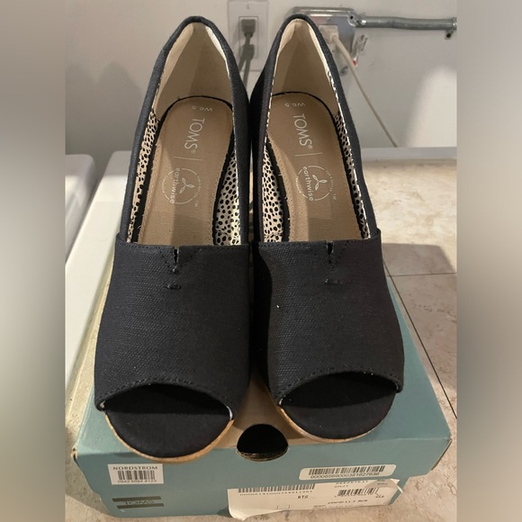 NWT TOMS Michelle espadrille wedge sandals - Picture 2 of 2